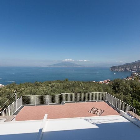 La Terrazza Sul Golfo Villa Sorrento Exterior photo